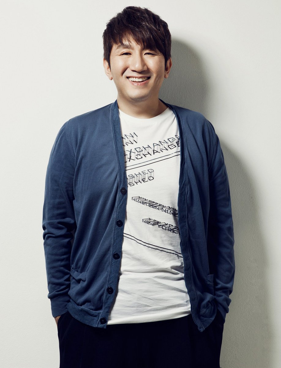 BorahaeAllDay's tweet photo. 🥳 Happy Birthday to Bang Si-Hyuk!! 🥳 The GOAT. Our ult. He who gave us BTS.
We are forever grateful. 💜💜💜
#HappyBirthdayBangPD
#OT8
#HitmanBangDay https://t.co/d9fHcNRlrY