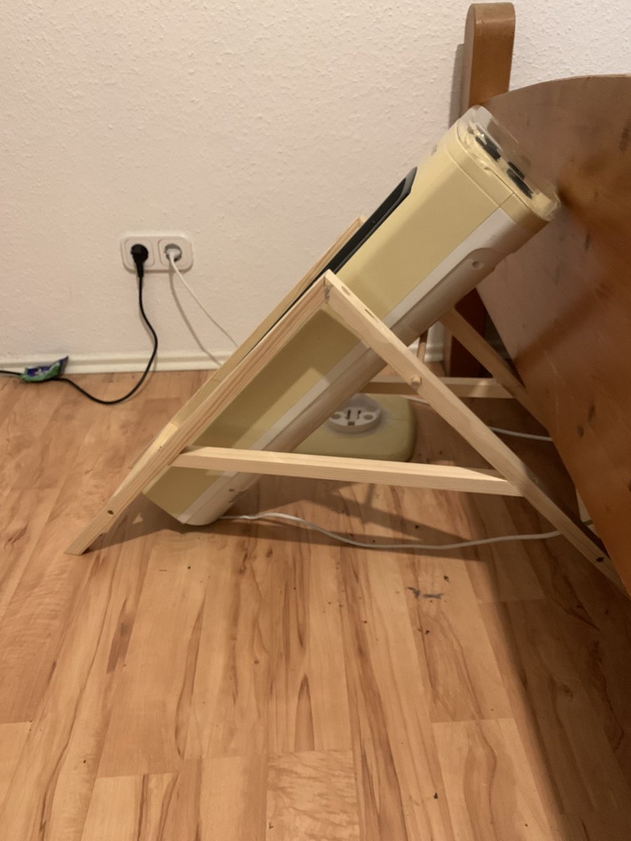 Im Sommer schon auf den Winter bei <a href="/GoZwiftDE/">GoZwiftDE</a> vorbereiten? Kann ich👍🏼 Ventilator in eBay und die Halterung heute selbst gebaut. #selfmade
