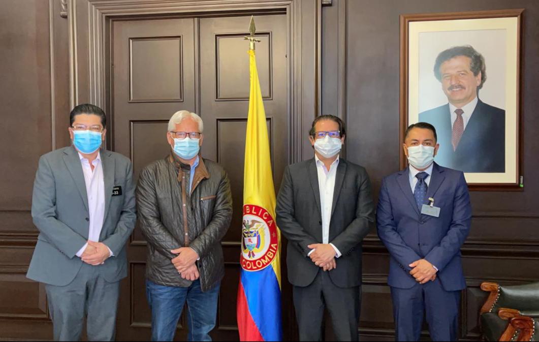 jclopezcastri's tweet photo. 1. Esperamos suscribir pronto un convenio Marco entre @alcaldiadepopayan, @minagricultura, @cafeteroscauca y @Finagro que permita acceder a créditos subsidiados para el sector agropecuario con énfasis en café, caña panelera, aguacate Hass y leche. https://t.co/g3Ml3rhdDW