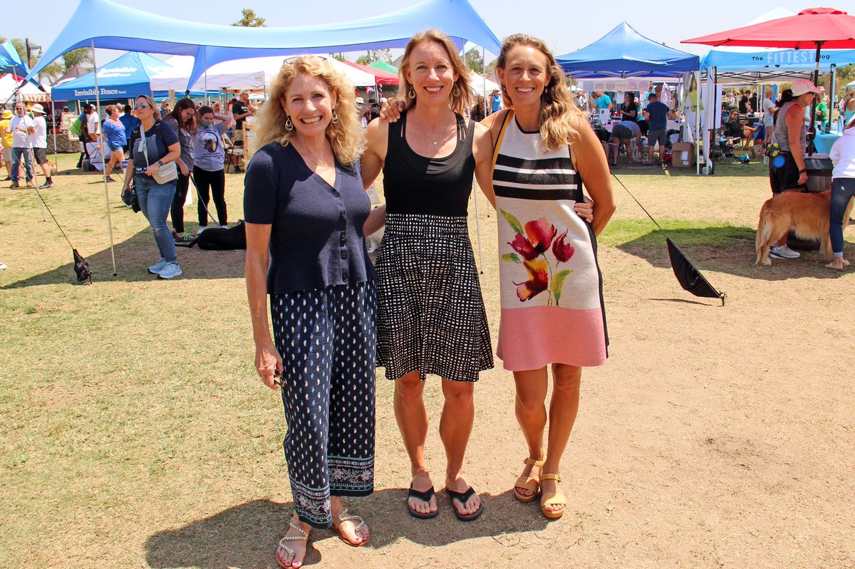 Cblakespear's tweet photo. The 16th annual #CardiffDogDaysOfSummer was a wild success! Great to see @SupLawsonRemer and @EncinitasBee and @joylyndes at this popular event hosted by @Cardiff101MS. Great job everyone! https://t.co/iLOpf1ZjhB