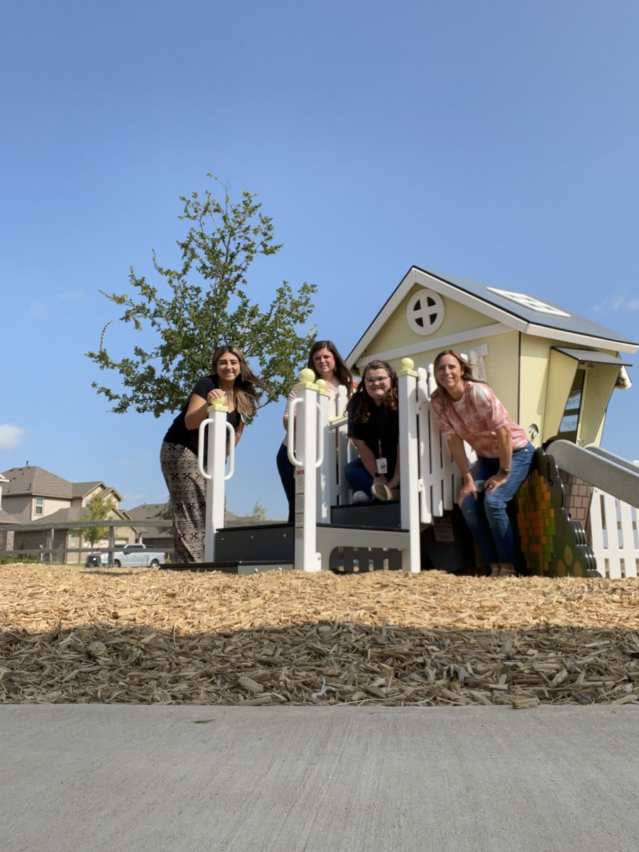 Photo Scavenger Hunt-  10pts        <a href="/LanceElementary/">Lance Thompson Elementary (NISD)</a> <a href="/NorthwestISD/">Northwest ISD</a>  #growingleaders. Excited to welcome our students from Harvest