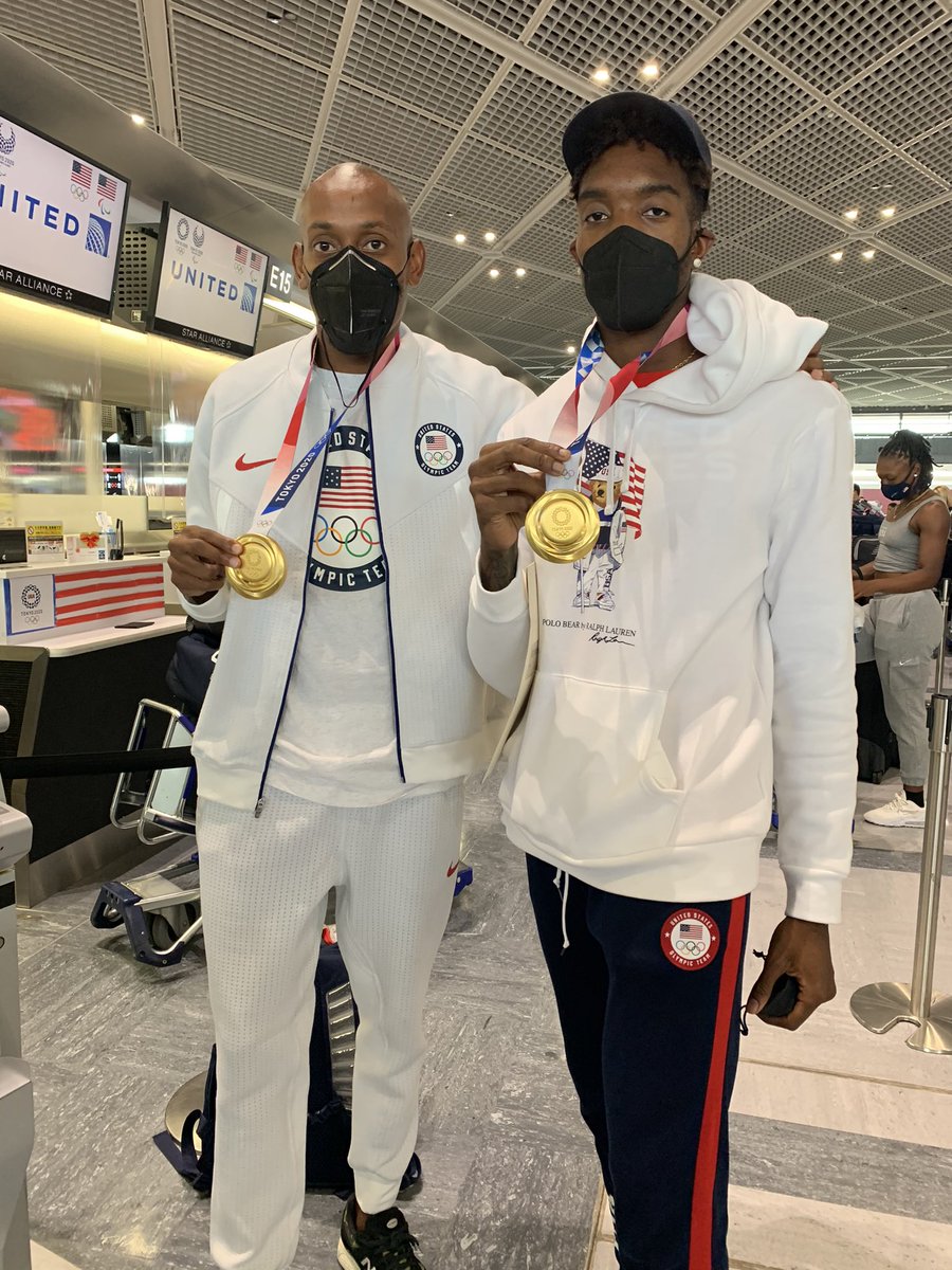 LSUTrackField's tweet photo. Coming back home with the 🥇 

@MCJR__ x @Vernon400m 

#Tokyo2020 https://t.co/NebHlPLxnz