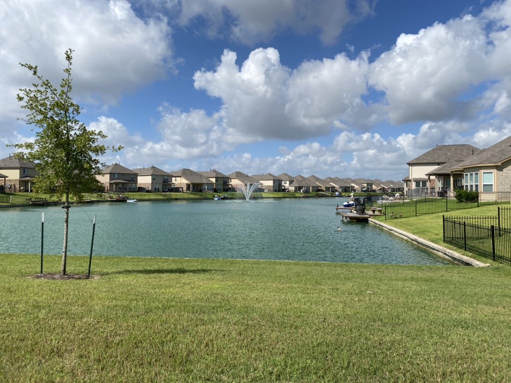 As Leopards we can show our SPOTS by helping take care of this beautiful lake! 🌊 #leopardlearners