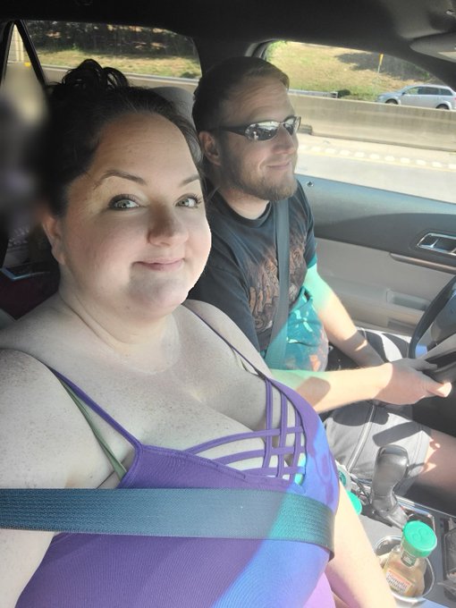 Family beach vacay! So need these relaxing chill days at the beach. https://t.co/2nBqEBvt43<a href="/tag/realloyalfans"class="tags"><span>#realloyalfans</span></a>