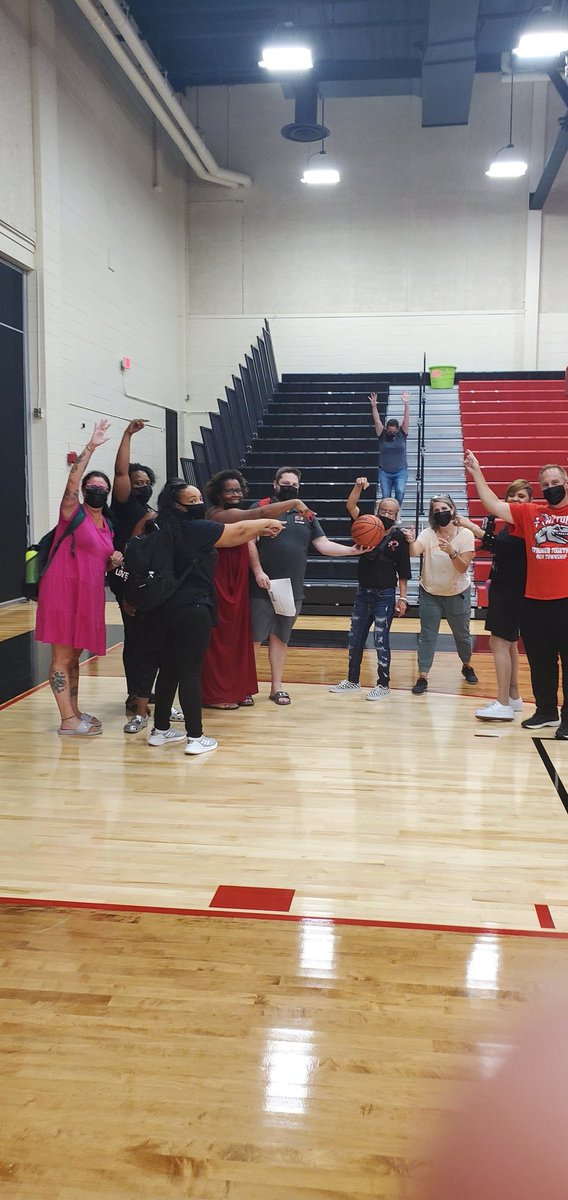 LinneaSGarrett's tweet photo. Last clue solved! BASKETBALL! BLACK TEAM WINS! #RaptorRace21 https://t.co/2DU35zaUfb