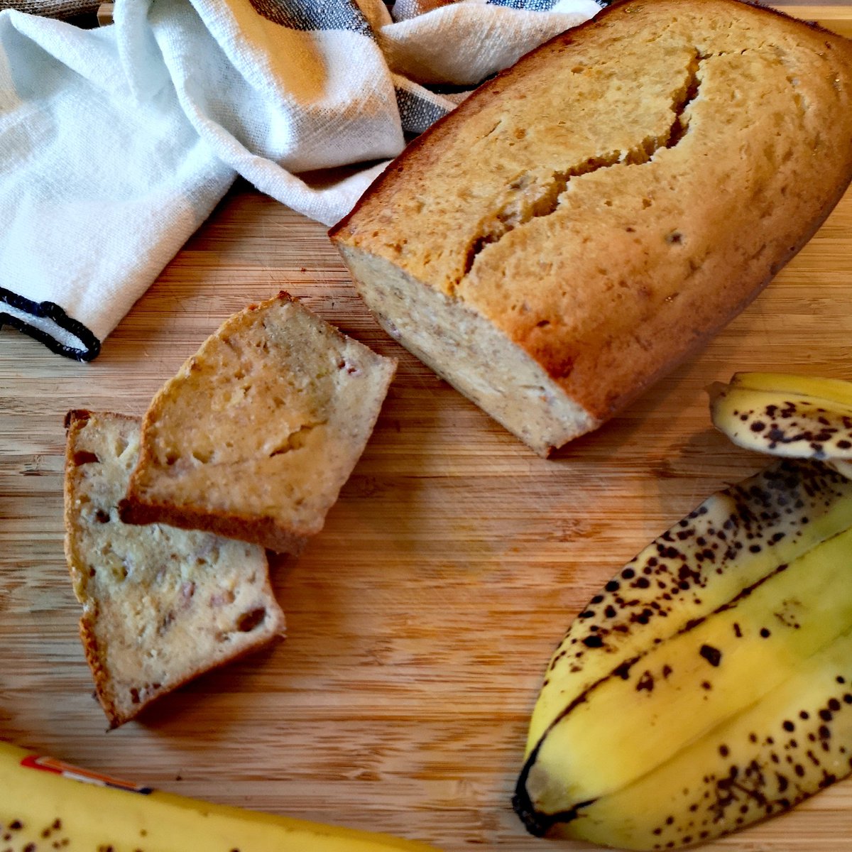Glutons1's tweet photo. Une recette de banana bread #sansgluten et #sanslait à retrouver sur https://t.co/iXlkMuAgeD 🍌🍞🤗 https://t.co/mk4x6u9jk8