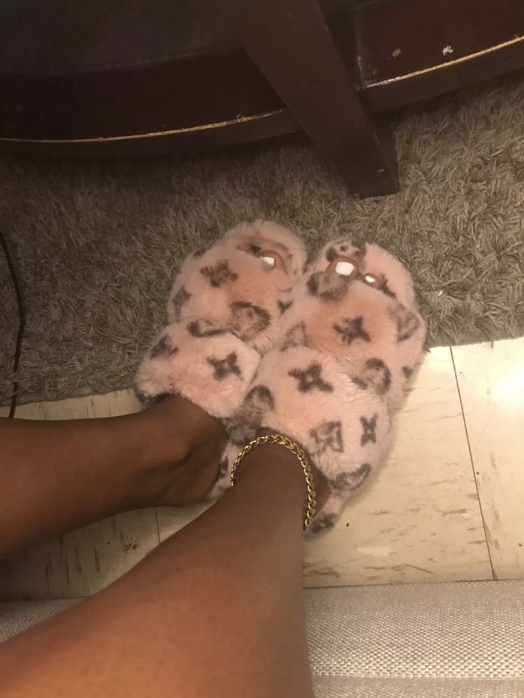 sashabandz's tweet photo. I saw these slippers and had to buy them they just came in look how cute they are! 😍🥰 https://t.co/3cvr8iyRqJ