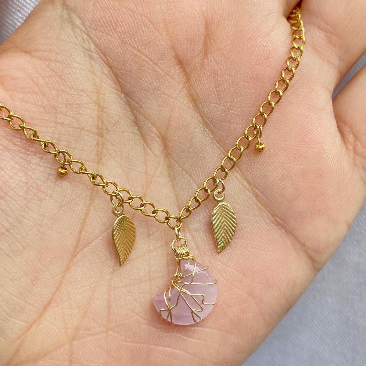 lmr_vrt's tweet photo. This #kunzite moon necklace was pretty fun to make https://t.co/JN9eKRBboi