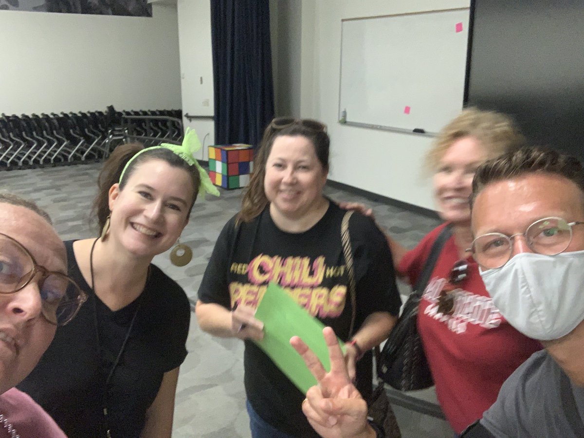 uhingCTMS's tweet photo. Start of the year staff scavenger hunt  #CTMSSavengerHunt https://t.co/LiGK6wz2ak