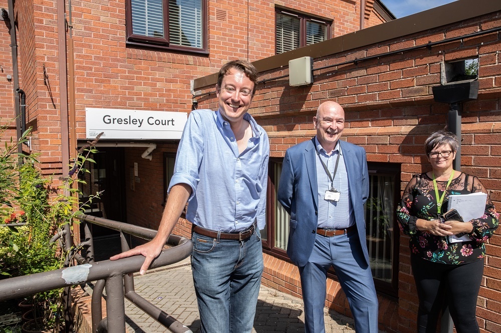 Thirteen_Group's tweet photo. Today we welcomed @SimonClarkeMP to visit Thirteen’s Gresley Court scheme in Saltburn. 

Simon met with staff and residents to find out about the work we do to provide homes for older and vulnerable people. https://t.co/DeC60jcrqK