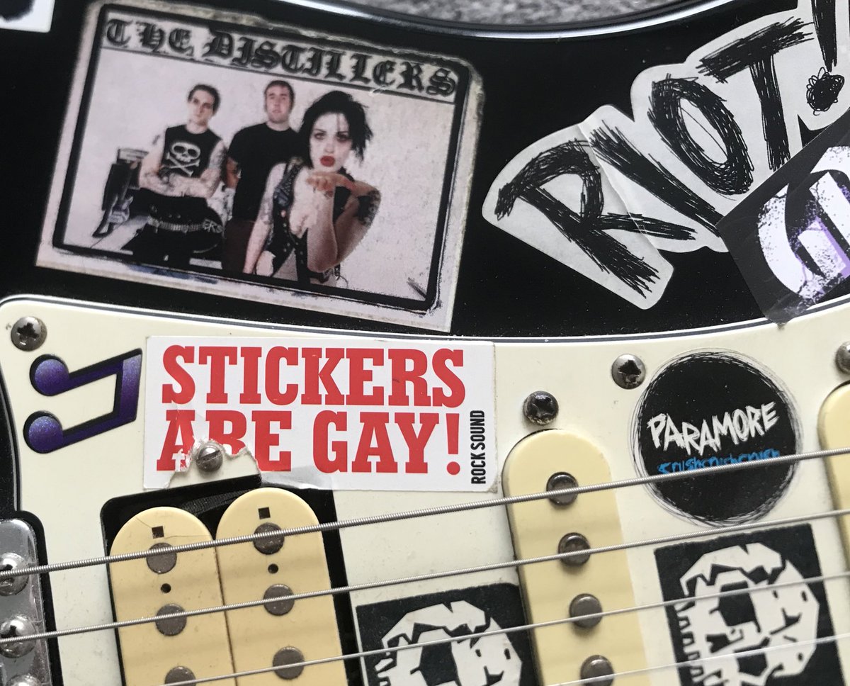 😬 found this one my first guitar <a href="/rocksound/">Rock Sound</a> 😬