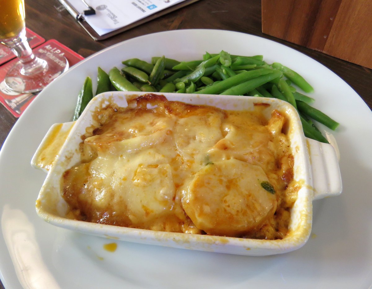 Paula_Artist6's tweet image. WOW had the most delicious meals at @TheBullBrum @GunQuarter the other week.  Sea Bass with new potatoes with olives perfect compliment as well Haddock with chorizo. Fully recommend a #mealout

@brummiegourmand @Brumfoodfest @brumfoodsecrect @brumfoodtour @bhamgoodfood  @BhamFood