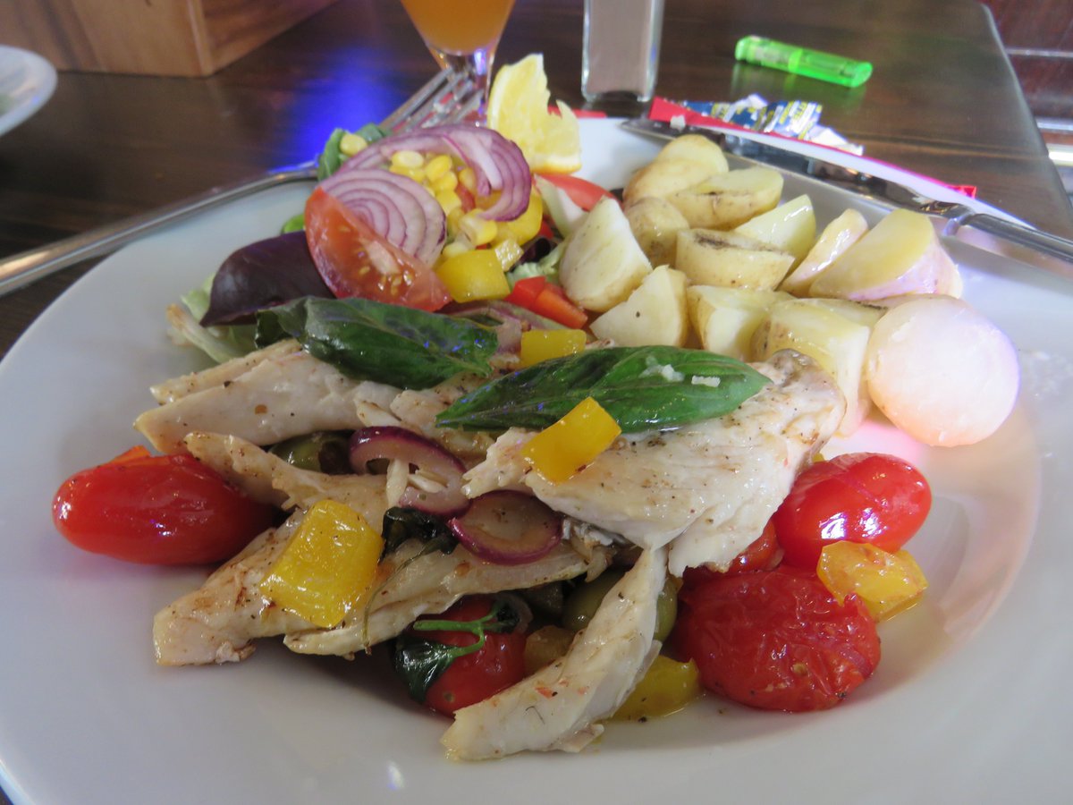 Paula_Artist6's tweet image. WOW had the most delicious meals at @TheBullBrum @GunQuarter the other week.  Sea Bass with new potatoes with olives perfect compliment as well Haddock with chorizo. Fully recommend a #mealout

@brummiegourmand @Brumfoodfest @brumfoodsecrect @brumfoodtour @bhamgoodfood  @BhamFood