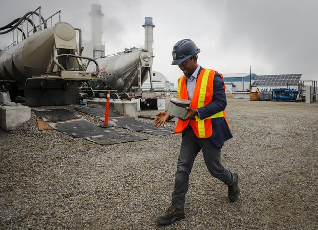 HaskayneSchool's tweet photo. Capturing carbon’s potential: Five companies and innovations to watch. Great to see so many #CDLRockies companies &amp; alumni mentioned:  https://t.co/85Wu9GRYjV 
@creativedlab https://t.co/kQ5Z1FtKrM