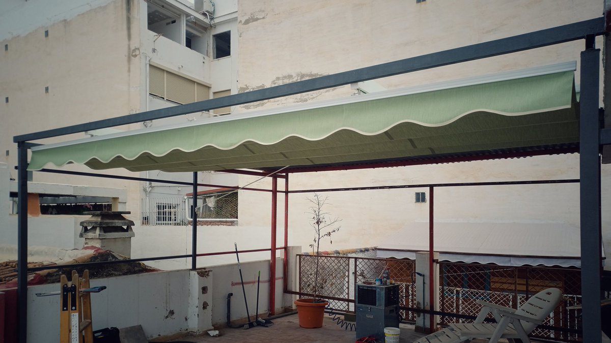 Trabajos @luzycolormalaga 
#málaga #andalucía #costadelsol  #toldos #awning #awnings  #toldo #proteccionsolar #sunprotection #sunblock #hogar #decoracion #deco #sol #sun #calor  #diseño #design  #decoraciondehogar  #summer #summertime #terraza #sombra #fresh