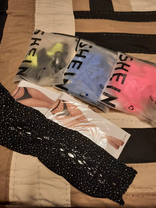 I love photo shoot days!📸😻 https://t.co/Z5nthxZ8hf