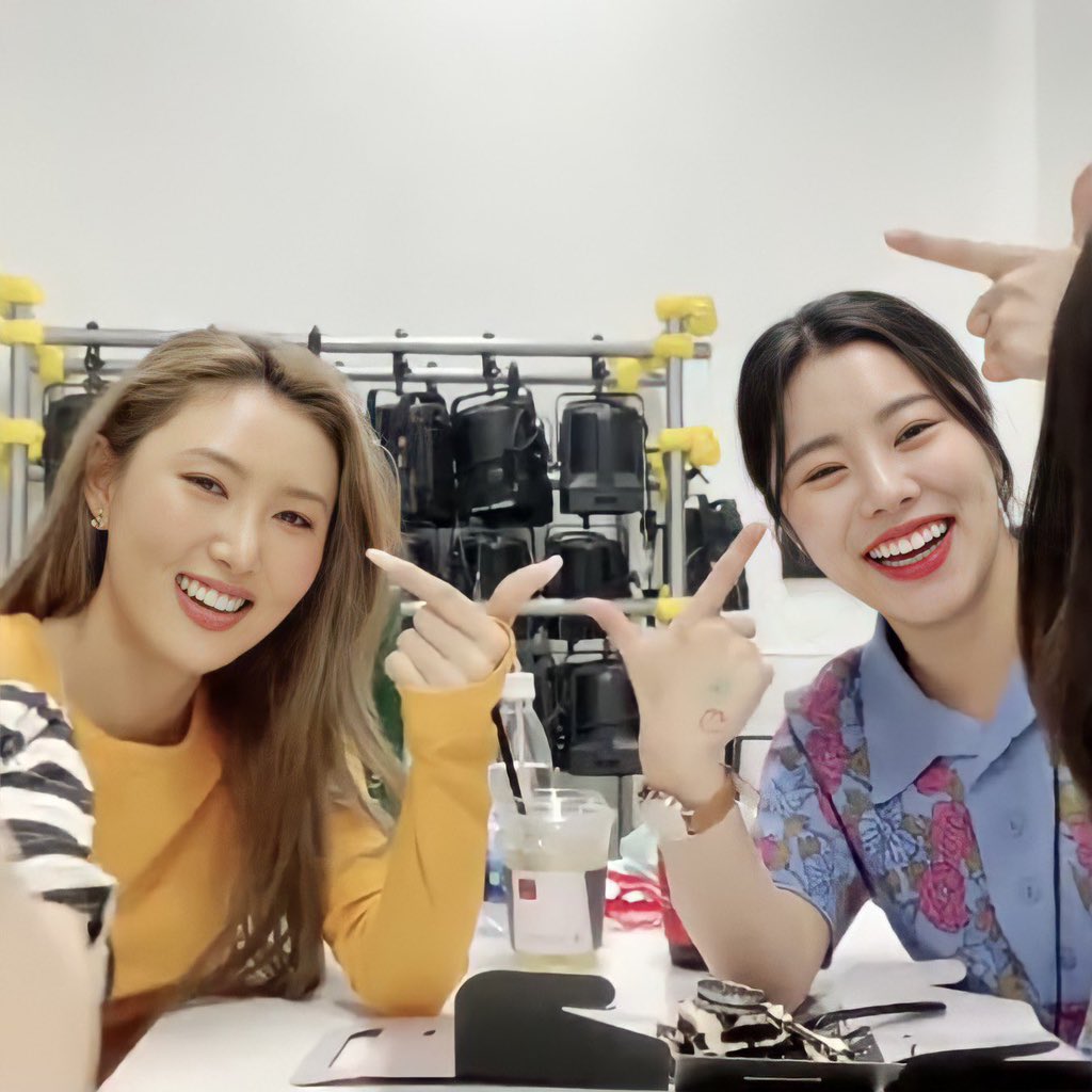 tinywheesa's tweet image. This is a new account for all things tiny wheesa
✨I am 1 admin, 20+ and go by she/they
✨I am Wheesa biased but Love ot4 more than anything
✨if I ever make any mistake please let me know, english also isn’t my first language
✨please don’t sexualize the girls

Thanks, enjoy🌈❤️