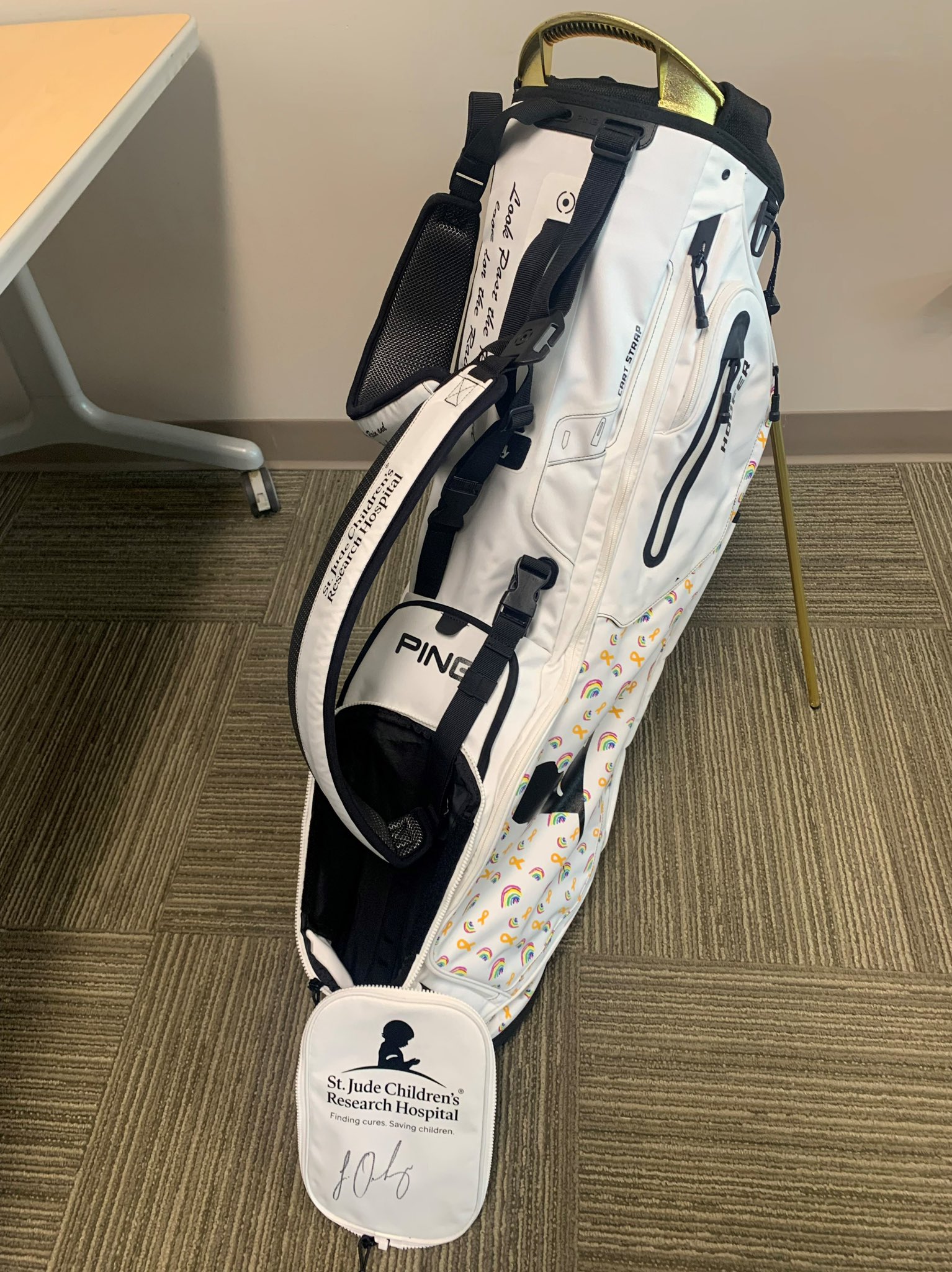 Louis Oosthuizen In The Bag