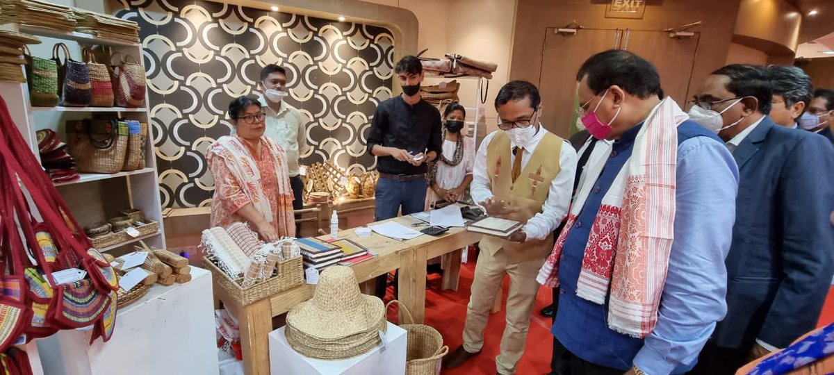 cmpatowary's tweet photo. Attended an event on the occasion of 26th Foundation Day celebration of NEDFI in Guwahati today. Inaugurated the 'Clearance Sale of Artisanal Products of North East Region' at NEDFI House. Also inaugurated the NEDFI Guwahati Branch.
@himantabiswa
@CMOfficeAssam https://t.co/BdmOZ4IHCb