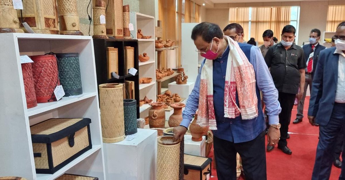 cmpatowary's tweet photo. Attended an event on the occasion of 26th Foundation Day celebration of NEDFI in Guwahati today. Inaugurated the 'Clearance Sale of Artisanal Products of North East Region' at NEDFI House. Also inaugurated the NEDFI Guwahati Branch.
@himantabiswa
@CMOfficeAssam https://t.co/BdmOZ4IHCb