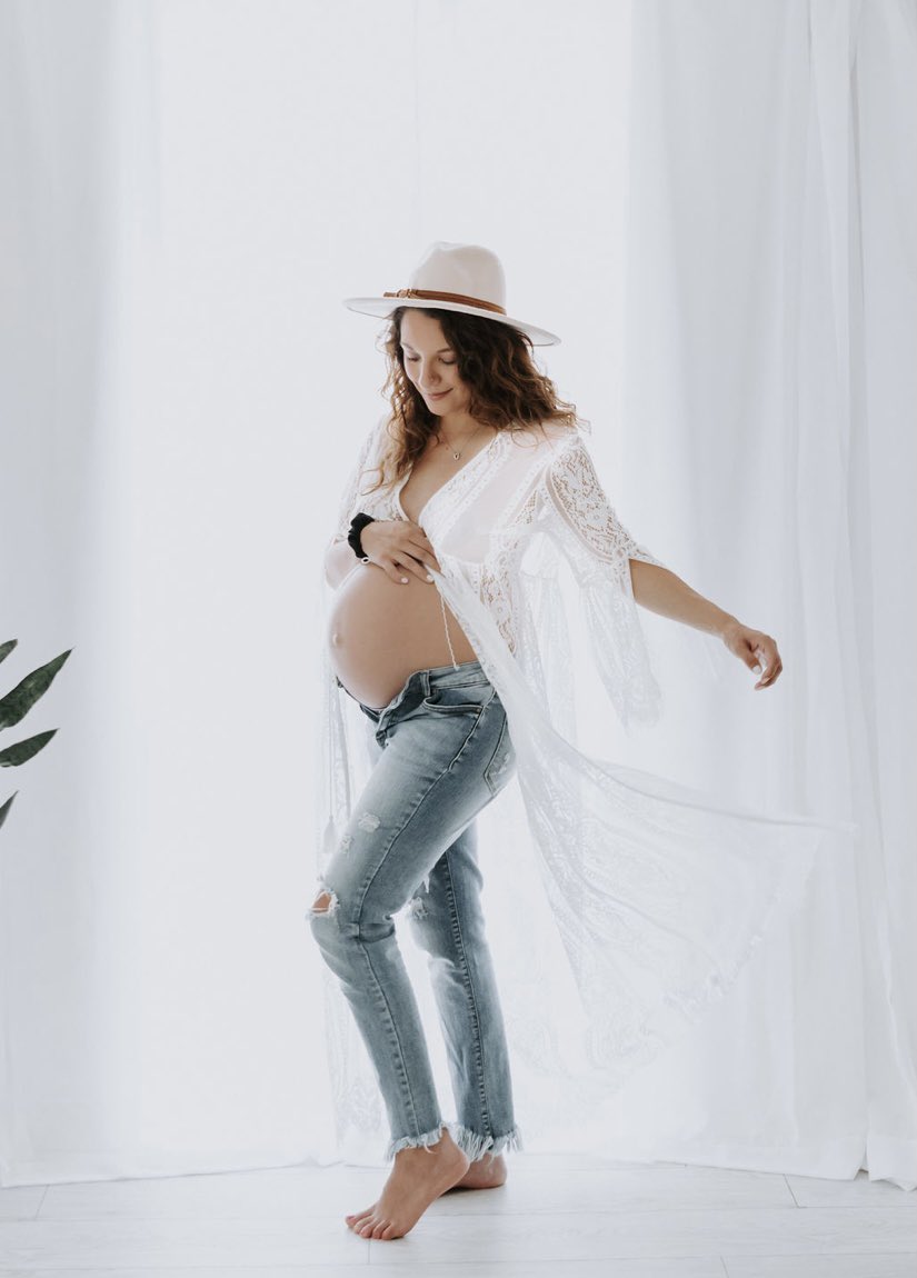 rearea_10's tweet photo. 7 days till our sweet girl is here! 💕 @sir_lancelott3 https://t.co/BxOOtAve4j