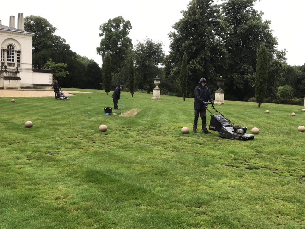 Geraldine King (@kingbaggyking) on Twitter photo Albeit wet as part of our #bringintobeing @Chiswick_House our gardeners and <a href="/GavinJonesLtd/">Gavin Jones Ltd</a> preparing for Mark Wallinger sundial photography early this morning. #welovechiswickhouse #teamworkmakesthedreamwork Albeit wet as part of our #bringintobeing @Chiswick_House our gardeners and <a href="/GavinJonesLtd/">Gavin Jones Ltd</a> preparing for Mark Wallinger sundial photography early this morning. #welovechiswickhouse #teamworkmakesthedreamwork