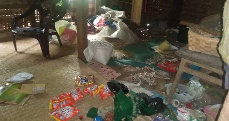 MyaHninMyanmar's tweet photo. Terrorists(SAC) raided into houses of villagers including Ko HlaThan, charity leader, by discriminately opening gun fire in PinSeinKin village, Sagaing. They looted valuable belongings around 20lakhs($1214.5).  #Aug9Coup  #WhatsHappeningInMyanmar https://t.co/E4ZYlQsHar
