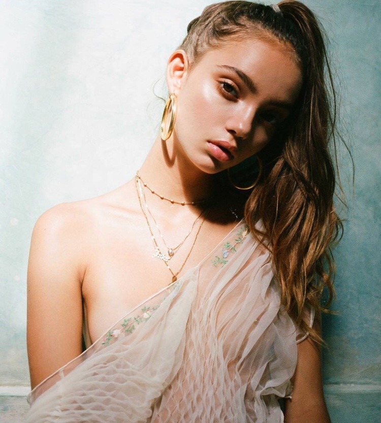 tmblr.co/Ze4FWy2kaIv-d. バ リ 島 の モ デ ル.inka williams 氏. Sep 2 2019. pic.twit...