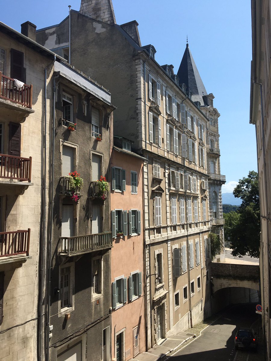 AlfonsoGarciaTT's tweet photo. Un día en Pau.
#pau #paupyrenees #pyrenees #pirineo #francia #france #bearn https://t.co/BkLh6P88VH