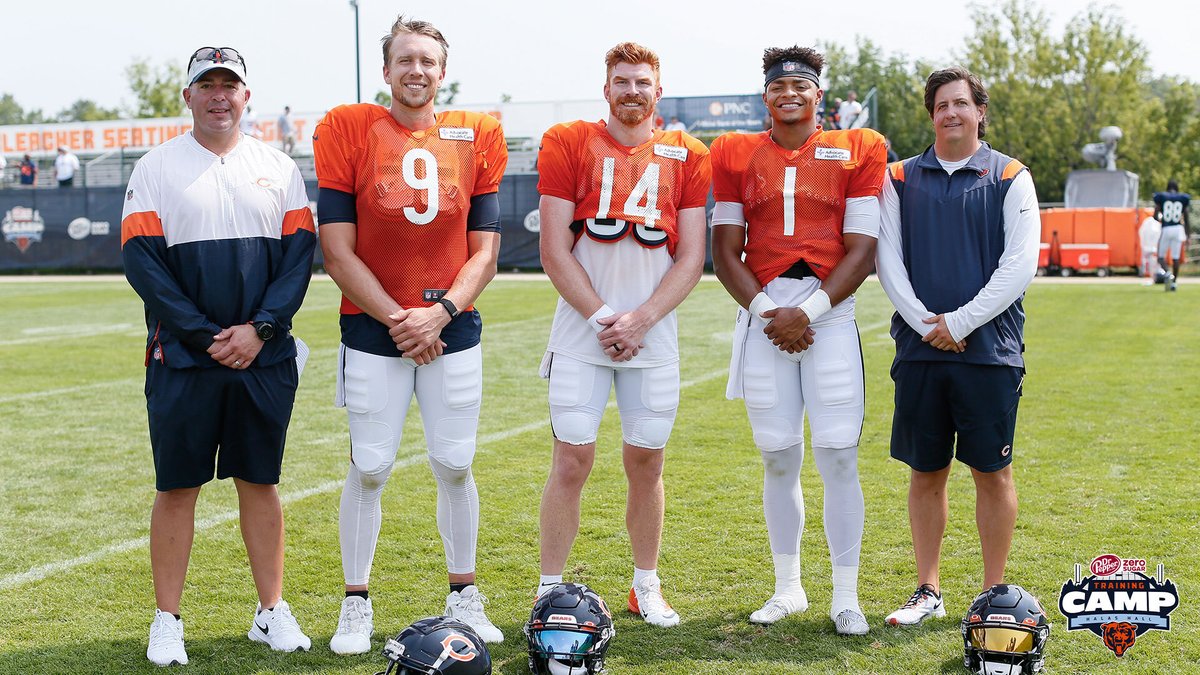 ChicagoBears's tweet photo. 𝐓𝐡𝐞 𝐐𝐮𝐚𝐫𝐭𝐞𝐫𝐛𝐚𝐜𝐤𝐬 https://t.co/02Po5jwKA6