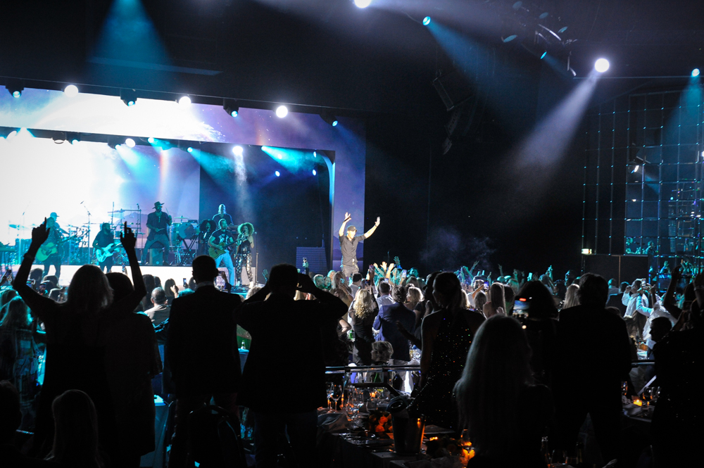 MonteCarloLive's tweet photo. #MCSSF
Samedi soir, l'artiste aux innombrables disques de platine @enriqueiglesias affichait complet à la #SalledesEtoiles !  
Retour en images 🎉
© Darrasse / Carte Blanche / @MonteCarloSBM https://t.co/q36aPUK3tm