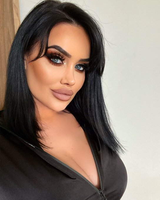 Giving you the blues 🦋 https://t.co/SOozAtW7zI