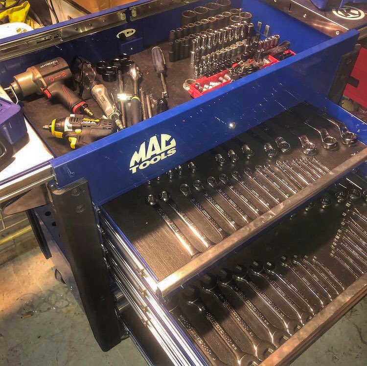 Wife back to work, time to get back to wrenching. Already gettin a $1500 job lined up🤞Good ole 2013 Ford water pump👨‍🔧 #tools #toolbox 🧰🔧<a href="/MacTools38/">Mac Tools</a> instagram.com/diagnosticsdon…