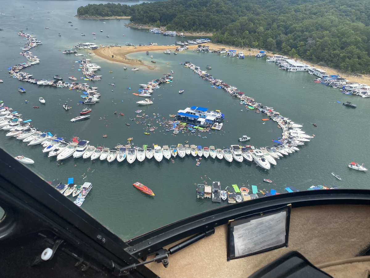 Seeing Raft Up from the air was a fun way to experience it!

#LakeCumberlandRaftUp #LakeCumberlandHelicopterTours #RaftUp #LakeCumberland #TravelKY #HelicopterTours #Helicopter #FlyCumberland