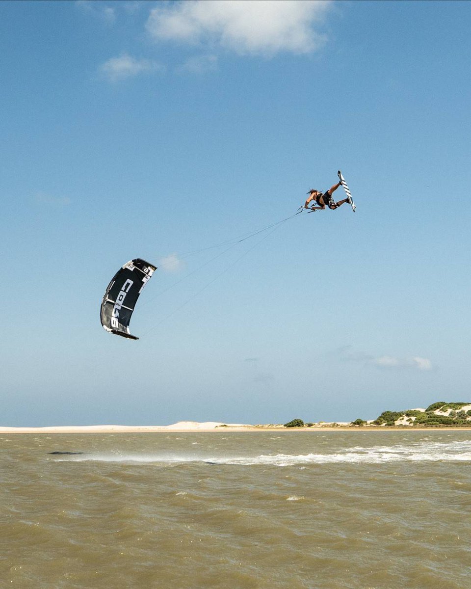 corewatersport's tweet photo. Joshua Emanuel in power and in control ⚡
#GOKITING
📷 @thomasburblies
📍 Witsand, South Africa
#corekites #feeltherush #gts6 #limitless #choice4 #megaloop #kiteloop #kitesurf #kiteboarding #southafrica #witsand #kiteloopmachine https://t.co/C9oMLjEgei