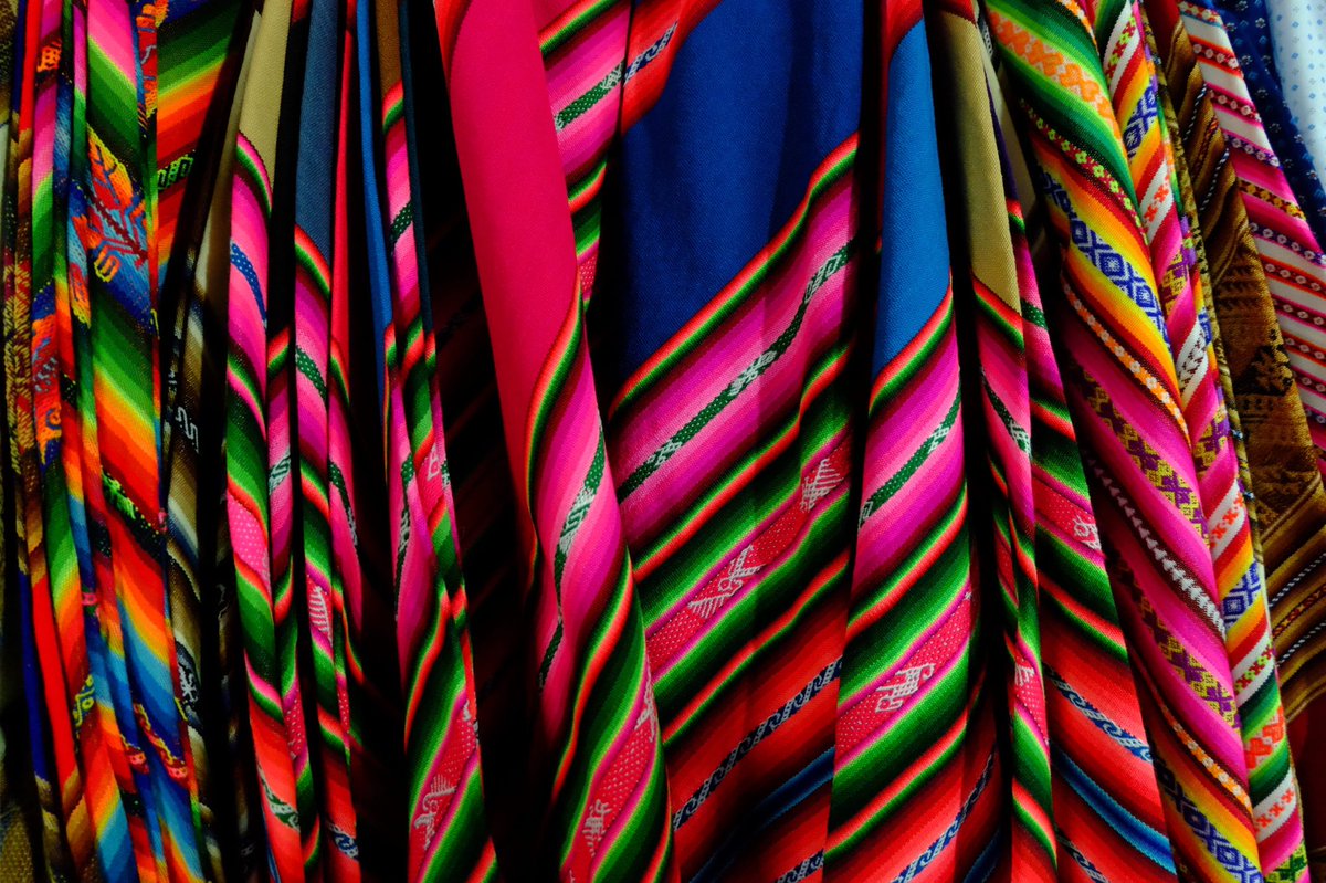 Пестрая ткань. Разноцветный шарф. Ткань Боливия. Разноцветные платки.