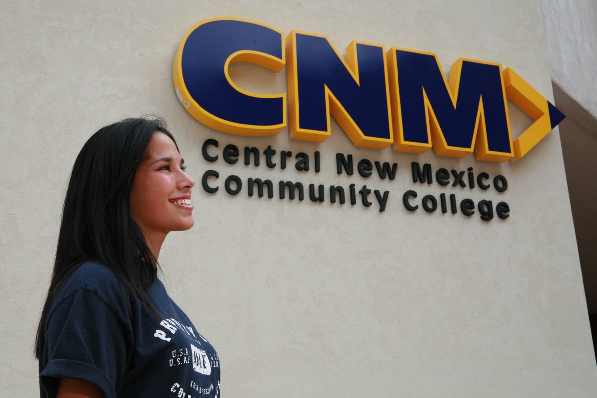 We would like to congratulate all students, staff, and faculty that made this Summer term a success!🌟 

Whether you were a new student, continuing student, or graduating student, we wanted to say good job for all the hard work you put in!

See you August 30th for Fall!🍃