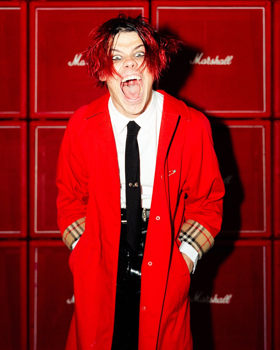 yungblud's tweet image. THIS IS FOOKIN MAD! 12,000 OF US OVER 5 NIGHTS! you’re my blood n guts. it’s time to riot! 🖤🩸🖤