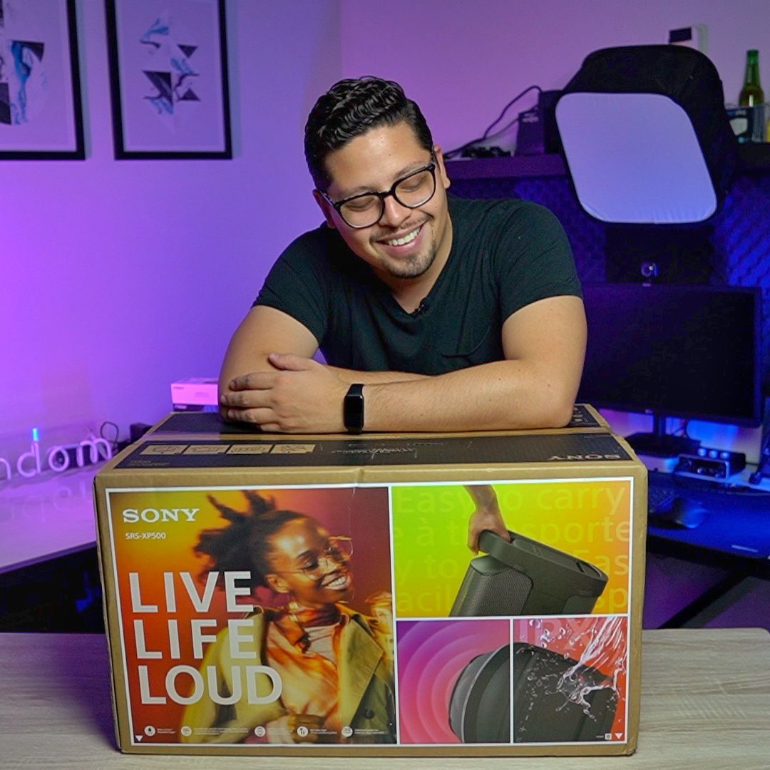 Sony me dejo probar la NUEVA XP500, una bocina que es karaoke, amplificador de guitarra y una fiesta andante (video más al rato en el canal) ATENTOS!! 
.
.
.
#sony #xp500 #audio #bass #megabass #sonyxp500 #random #tech #live #life #loud #musica