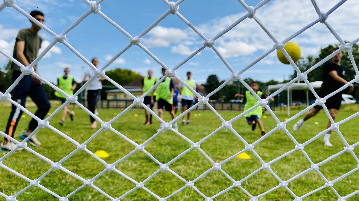 🔔 Coup d’envoi pour les @animationsurbaines avec le dispositif #UFOSTREET 89 dans le cadre de #quartiersolidairejeunes ☀️

➡️ Activités sur la semaine à #Joigny au #citystade au bénéfice des jeunes du territoire.

#ufolep #sociosport #sportsociete #cultureurbaine #qpv #yonne