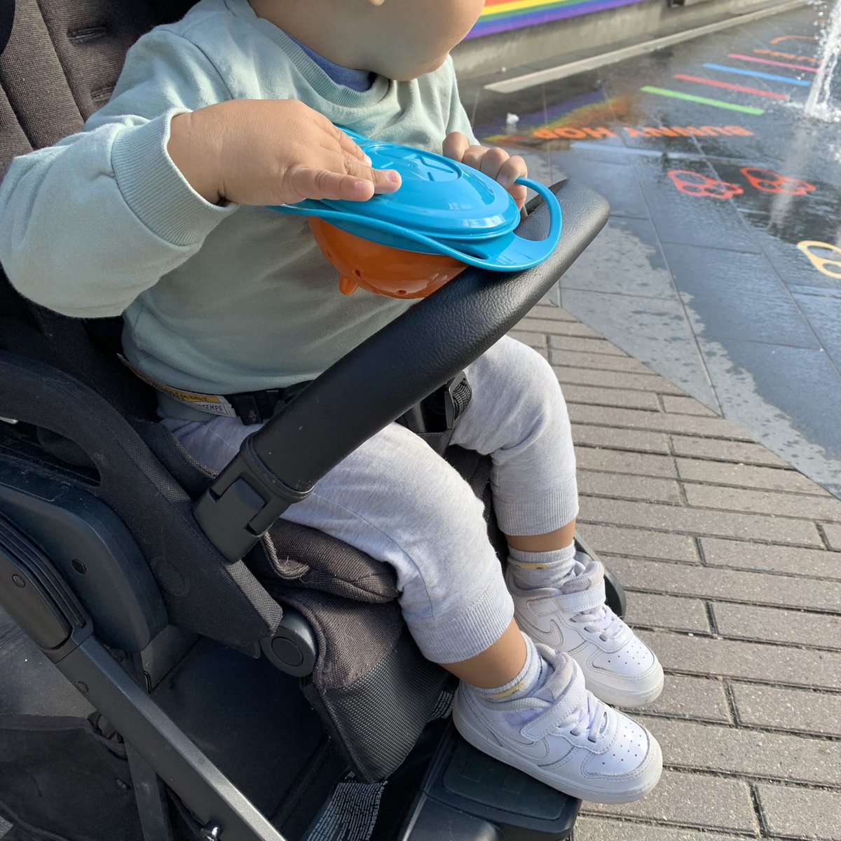 hunnybubbakids's tweet photo. Take it everywhere with you, bring their favourite snacks β€οΈ. Our Gyro bowl comes with a lid and spins 360 degrees which avoids spilling the food ππ€©
https://t.co/7QS5MRczVk
#gyrobowl #babybowl #bowl #antispillingbowl #snacks #babysnacks #feeding #babyeating #hunnybubbakids https://t.co/YDjSMTigSE