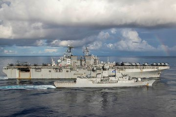 seawaves_mag's tweet photo. RAN photos by LSIS Ernesto Sanchez during the #LargeScaleGlobalExercise2021 in the Western Pacific. https://t.co/XQ83qf7axc