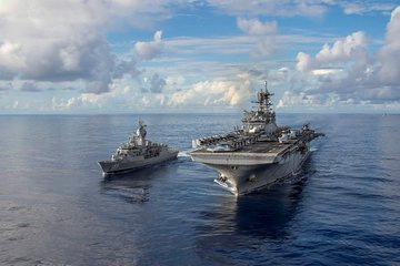seawaves_mag's tweet photo. RAN photos by LSIS Ernesto Sanchez during the #LargeScaleGlobalExercise2021 in the Western Pacific. https://t.co/XQ83qf7axc