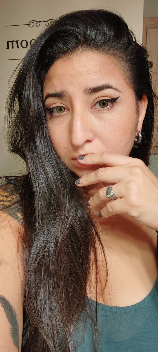 VickyJoe21's tweet photo. Psst my #onlyfans is 
Free for one month
Click here
https://t.co/3EbLoSKCb3
#feetmaster #feetfetish
#feet #OnlyfansUsa #worship #feetonlyfans #onlyfansgirl #fansonly #footfetishgroup #feet #barefootlife #fanlife #feetfetishworld https://t.co/4DIMf7ZzJb