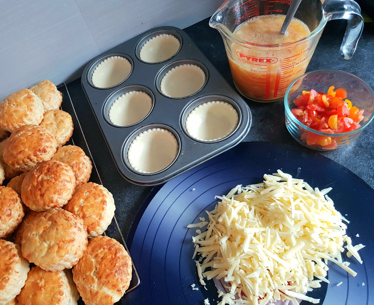 ColletteR's tweet photo. You can't have too much cheese am I right?? #cheese #cheesewitheverything https://t.co/Tuzqun1IFS