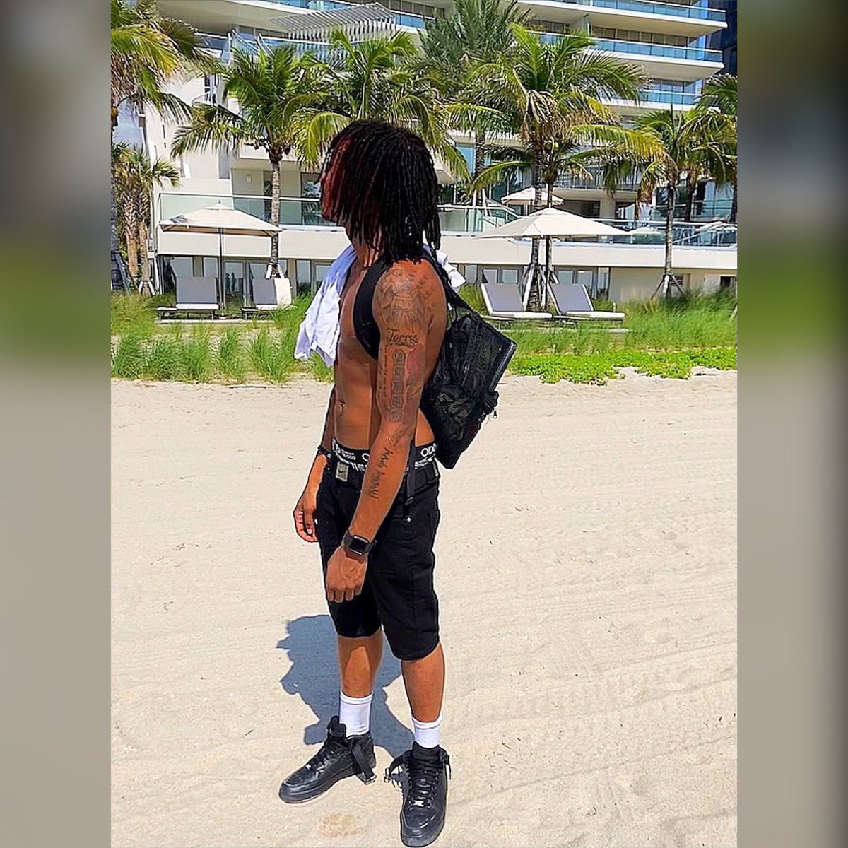 Betting on me is the right risk 🗣 Even in a f*cking crisis 😵‍💫 I’m never on some switching sides shit 💯 🏖 #miamitrip 🏝