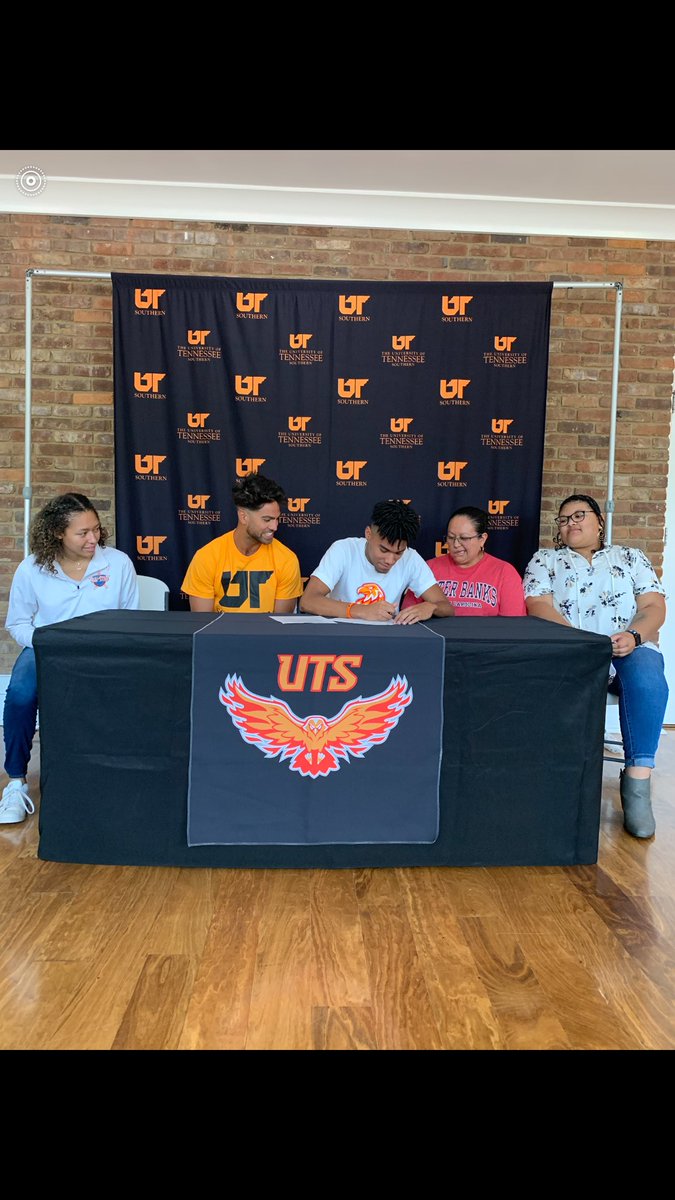 Raekwonn3's tweet photo. Glory to god for this opportunity🙏and thank you to everyone that helped me get to this point,now it’s time to work!
#utsouthern #Firehawks https://t.co/P6cNx14WMy