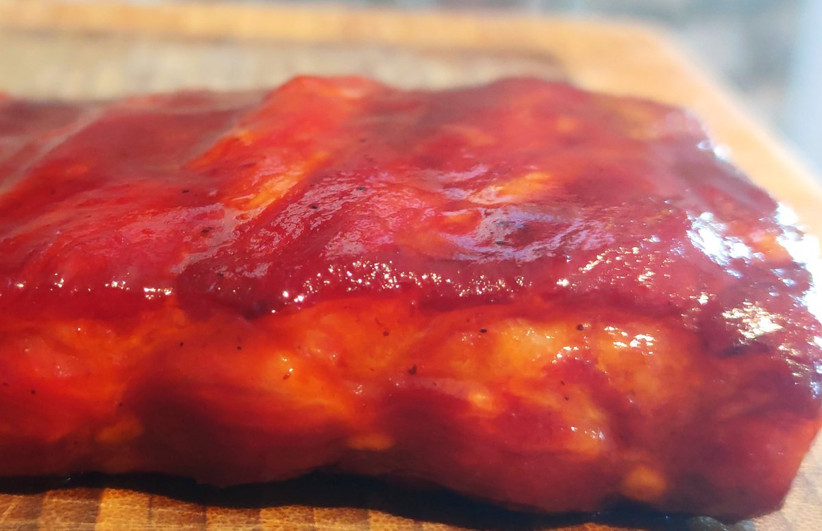 Managed to sneak in some sneaky #rib practice today, trying to get my glaze perfected whilst keeping the flavour profile I want!! 
What do you think???
<a href="/officialprimo/">Primo Ceramic Grills</a> <a href="/OakridgeBBQ/">Oakridge BBQ</a> <a href="/HeatBeadsBBQ/">Heat Beads®</a> #BBQ #Belfast #Ireland