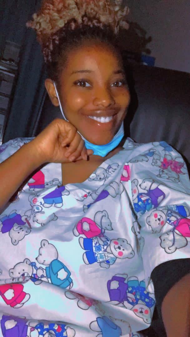 Buchi_98's tweet photo. #zedtwitter
Good evening y'all...Day 1/7 Night duty 
#Buchiworld  and guys power theliz No 😩 Am working in the dark 🥺 the only bright thing is my SMILE https://t.co/HUKBfBHQGb