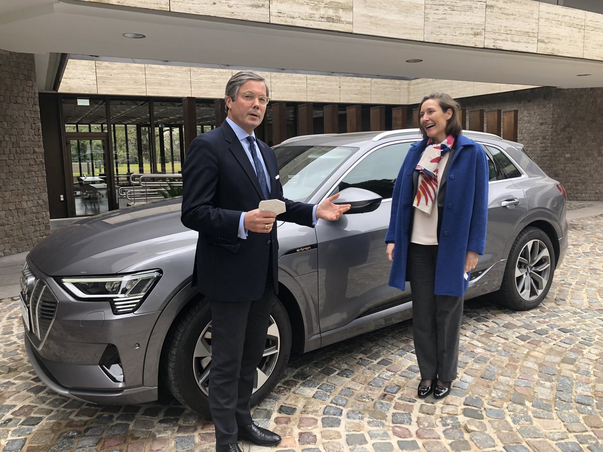 Es siempre un placer y un bueno reaseguro tener la jefe d nuestra delegación <a href="/UEenARG/">Unión Europea en Argentina</a> al lado d uno. Saliendo Aude Maio-Coliche del país hicimos un resumen d su gran trabajo como Embajadora en 🇦🇷 y definimos las metas para los tiempos que vienen! Aquí c mi <a href="/etron_audi/">Audi E-Tron</a> eléctrico.